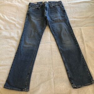 Men’s Hollister Epic Flex Slim Straight w33 x L32